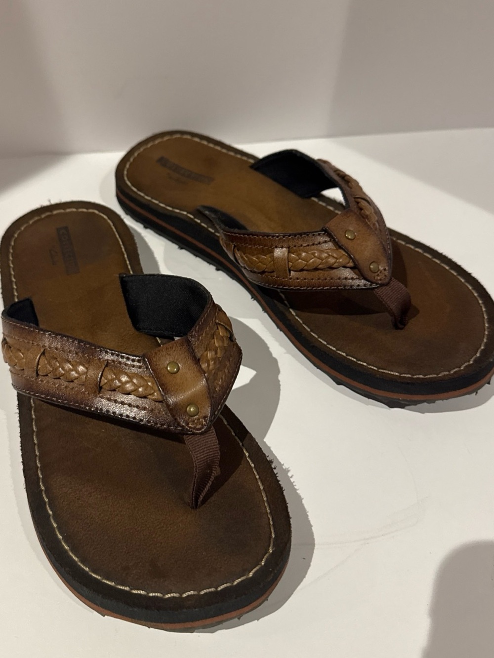 Clarks collection brown braided leather sandals slip-on flats women’s 7 37.5